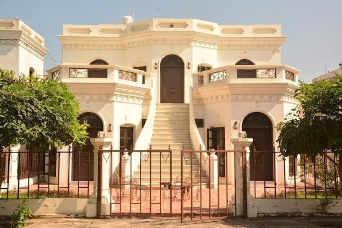 Готель A Mansion Kashipur Екстер'єр фото