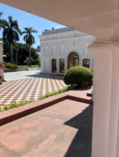 Готель A Mansion Kashipur Екстер'єр фото