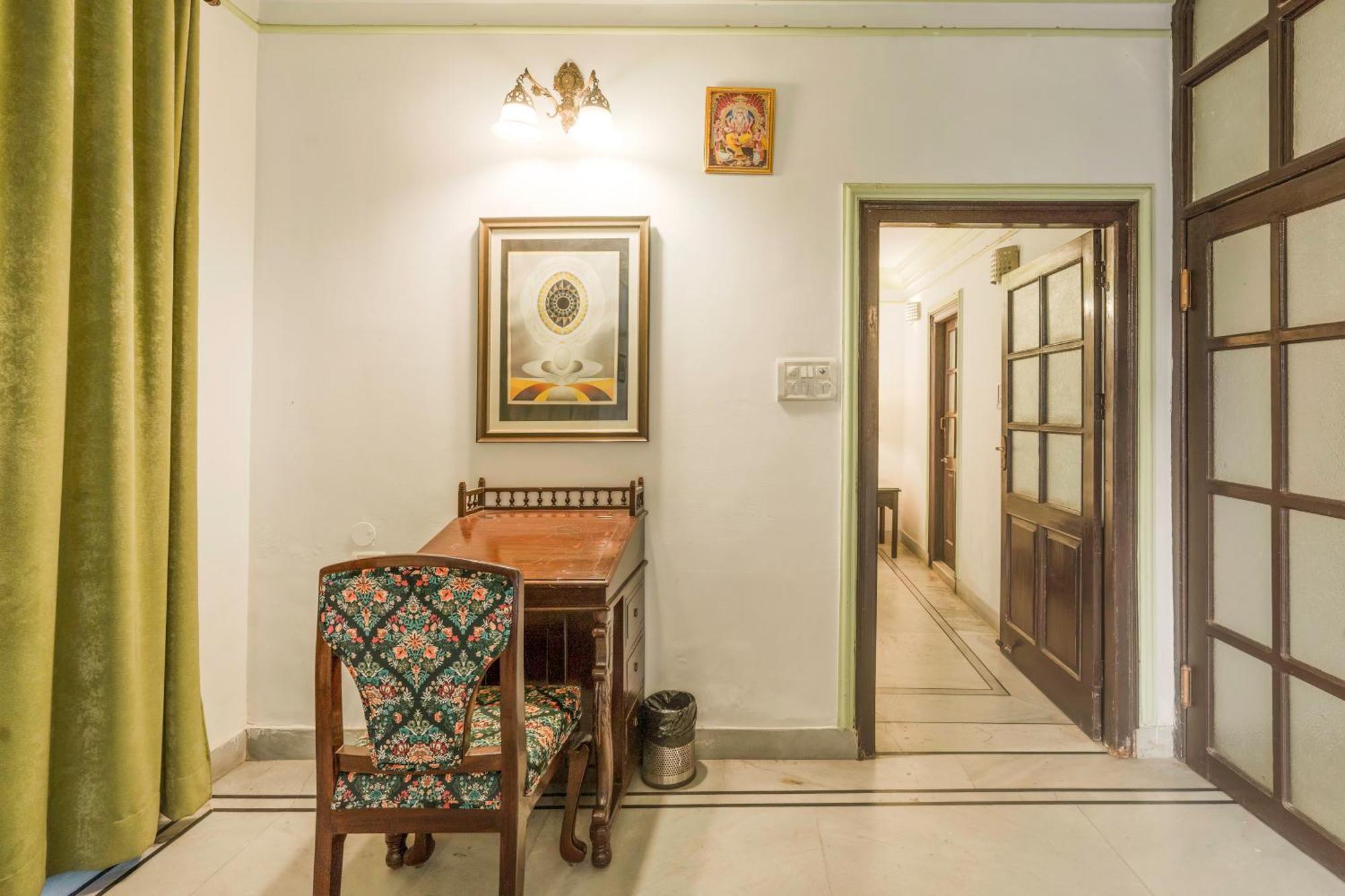 Готель A Mansion Kashipur Екстер'єр фото